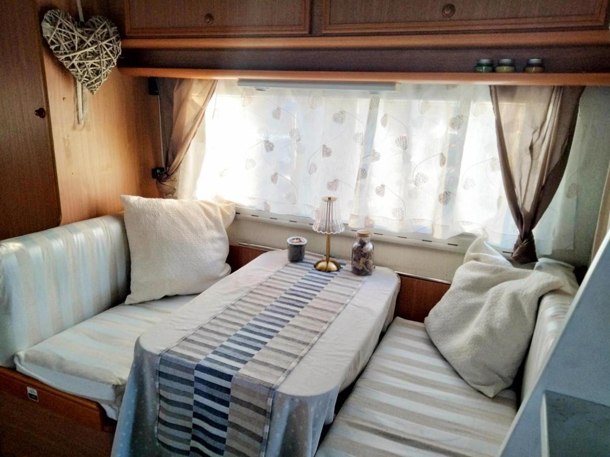 فلورنس Love In The Camper المظهر الخارجي الصورة
